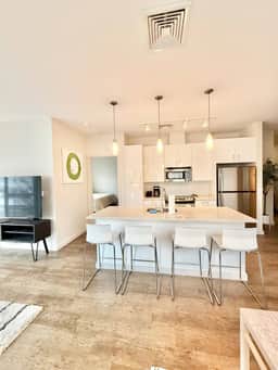 Luxury 3BD/2BA • Harvard/MIT • Parking •Sky Lounge
