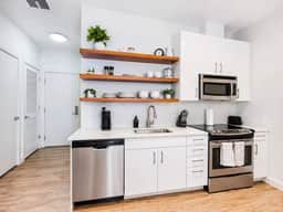 30 Day+ | The Verdant | Luxury 2BR/2BA | Parking - Image 5