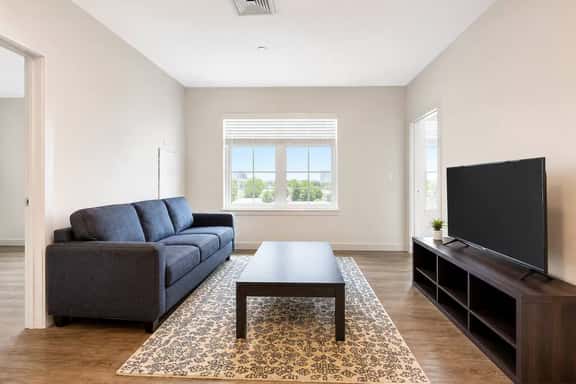 30 Day+ | The Verdant | Luxury 2BR/2BA | Parking - Image 1