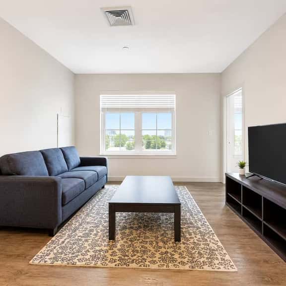 30 Day+ | The Verdant | Luxury 2BR/2BA | Parking - Image 1