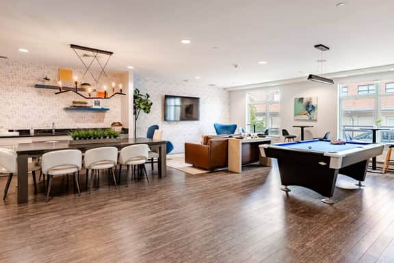30 Day+ | The Verdant | Luxury 2BR/2BA | Parking - Image 3