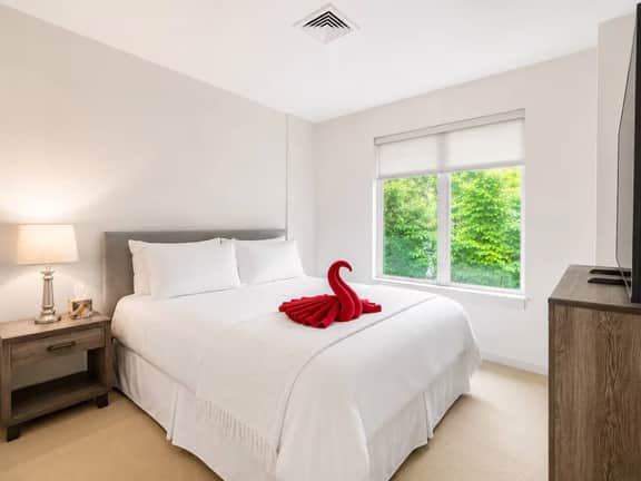30 Day+ | The Verdant | Luxury 2BR/2BA | Parking - Image 4