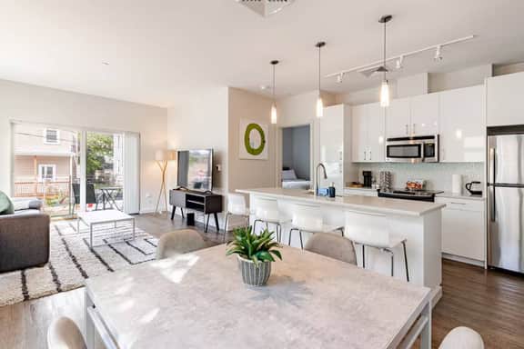 30 Day+ | The Lumen | Luxury 2BR/2BA | Balcony - Image 2